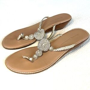 Tommy Bahama EUC leather gold sparkly sandals flip flops 1.75 inch heel size 11